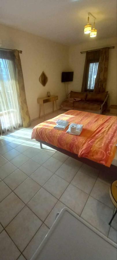Voreas Hotel Káto Loutrákion Екстериор снимка