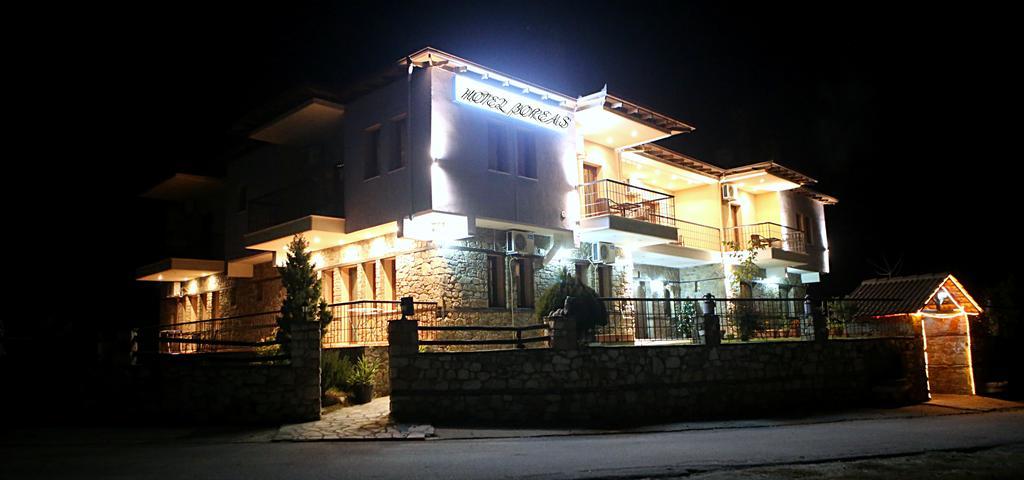 Voreas Hotel Káto Loutrákion Екстериор снимка